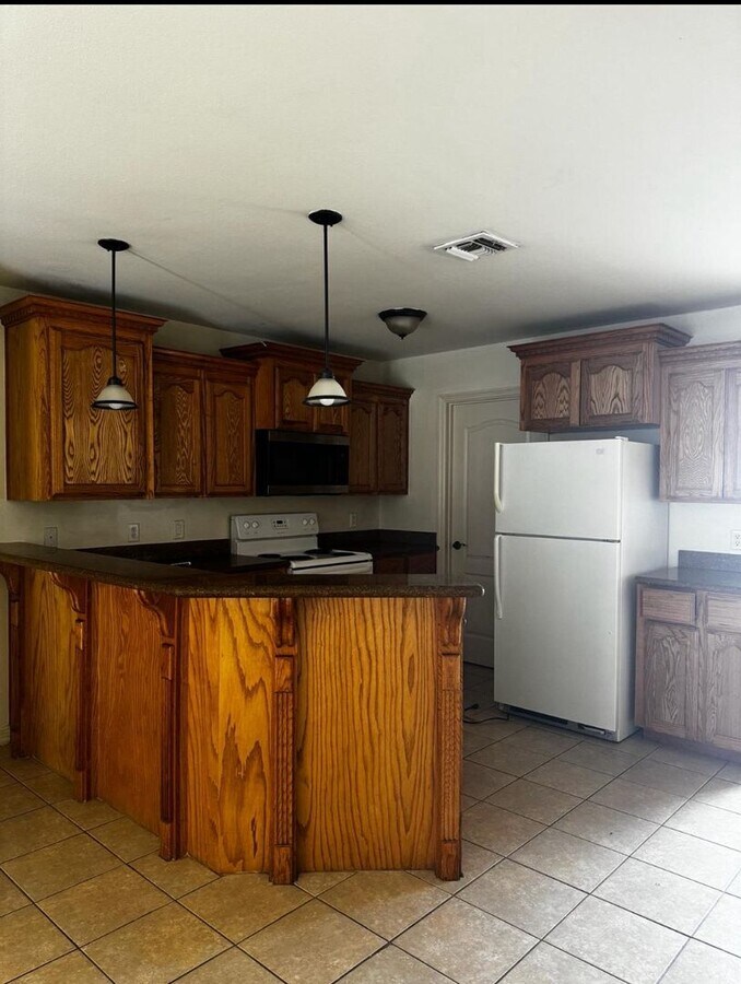 Photo - 1208 W Fig Ave Unidad 1208 W Fig Ave #B