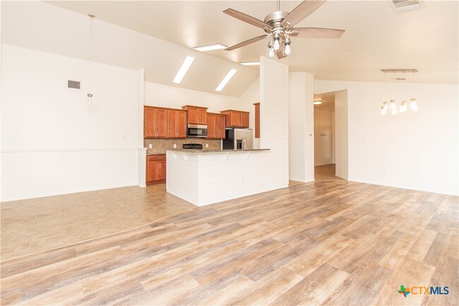 Photo - 7003 Osbaldo Dr