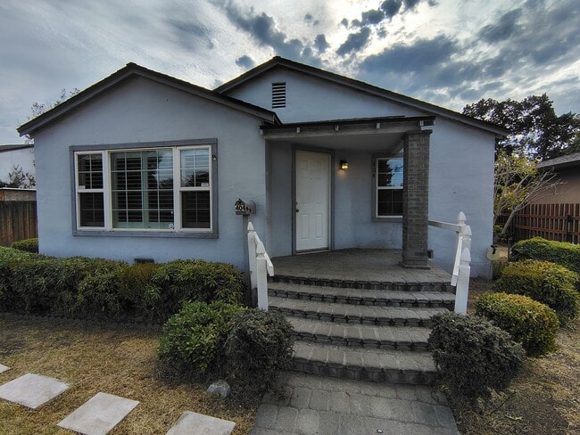 Photo - 404 Camellia Way