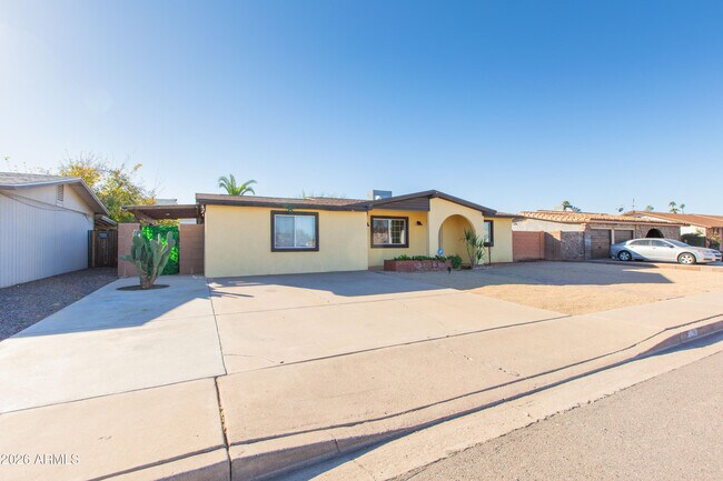 Photo - 1813 E Ellis Dr