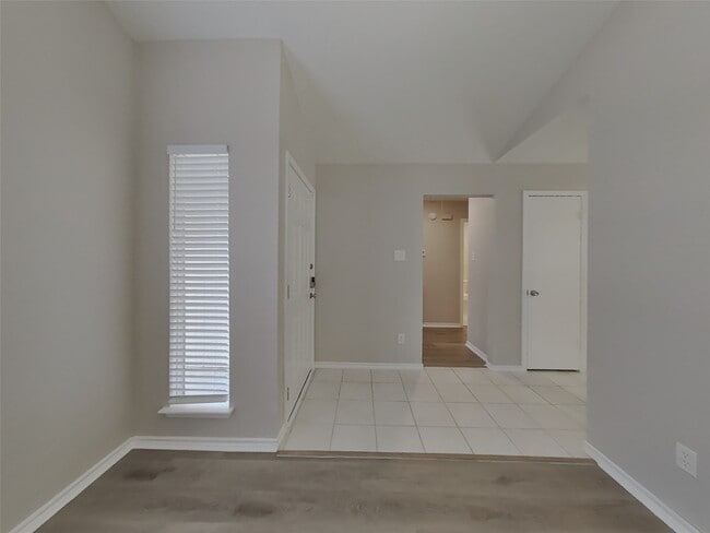 Photo - 5907 Misty Meadow St