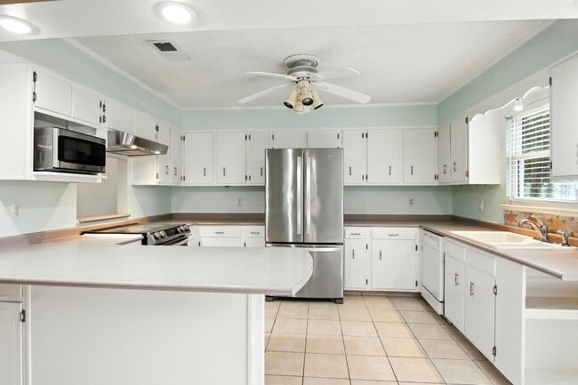 Photo - 24 Cinderella Ln NW