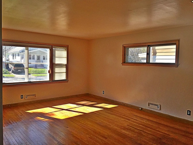 2500-2502 N 56th St - 2500-2502 N 56th St Apartment Unit 2502