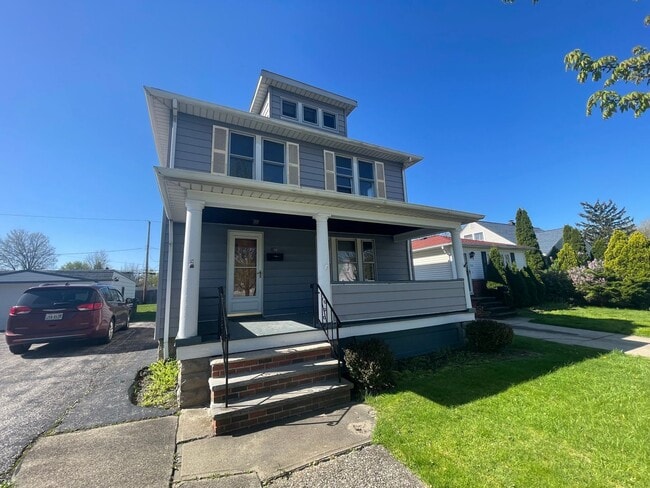 Building Photo - Newly updated 3 bd single fam house ( NO VOUCHERS)