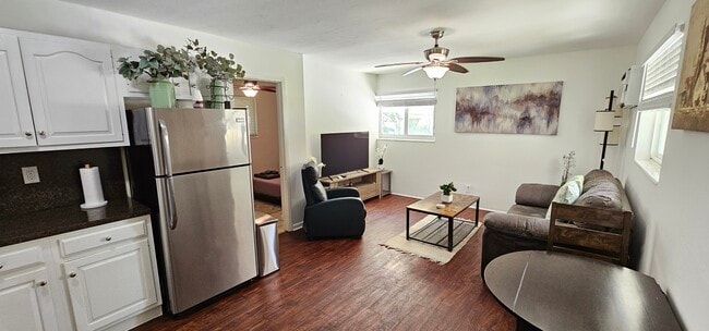 Building Photo - 1701 Shenandoah St Rental