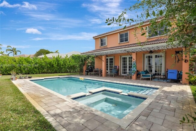 Photo - 1653 Winterberry Ln
