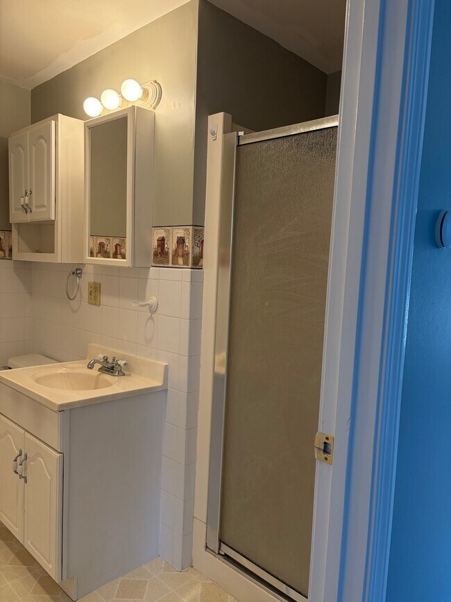 81 N Main St Unit 2