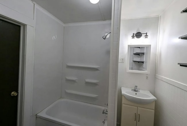 Photo - Affordable 1BR/1BA Apartment – Pet Friendly with Shared Yard Unit 3