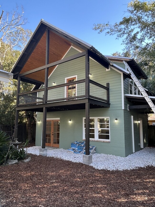 Building Photo - 1025 NW 11th Ave