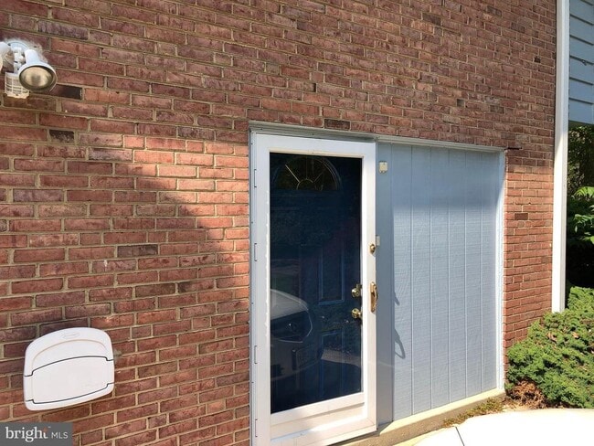 Photo - 9700 Kenmore Dr House