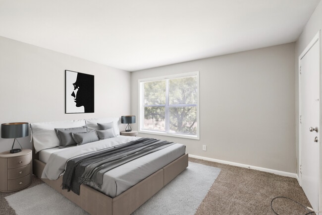 Photo - Falcon View Apartments