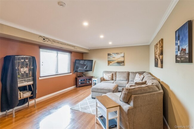 Photo - 48 Pointe Cir S