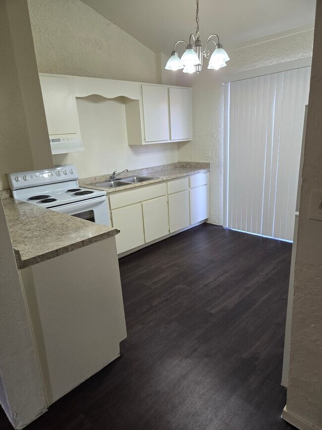 Villa Danbury | Cate Estates. LLC.
