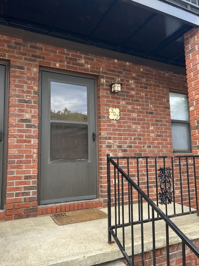 Photo - cole1469 Unit 303