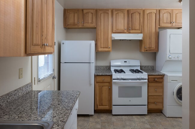 Photo - 6605-6605 Moeser Ln Unit 6601