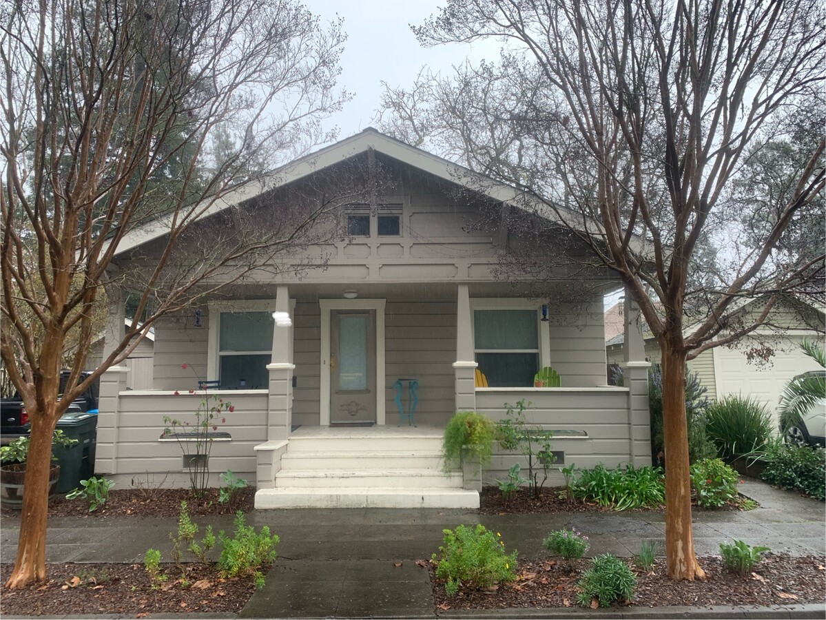 Super cute, downtown Santa Rosa - 212 Hazel St Casa