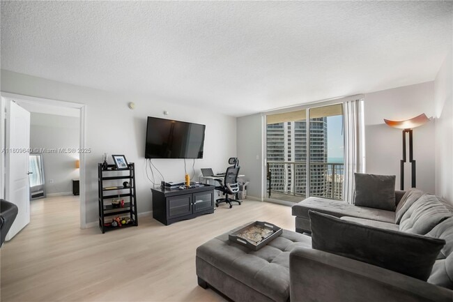 Photo - 1200 Brickell Bay Dr Unit 4121