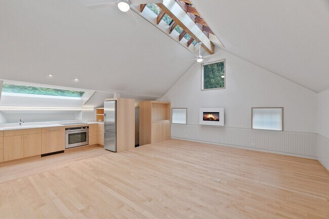 387 Garfield Rd