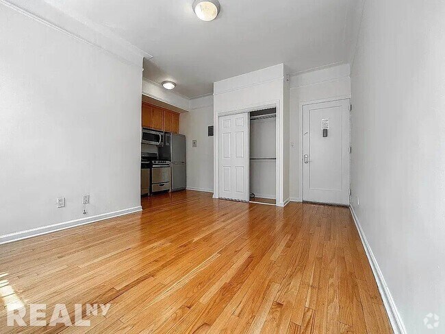Building Photo - 117 W 13th St Unit 66 Rental