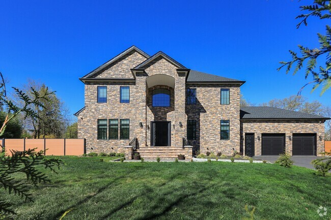 Building Photo - 333 Mt Airy Rd Rental