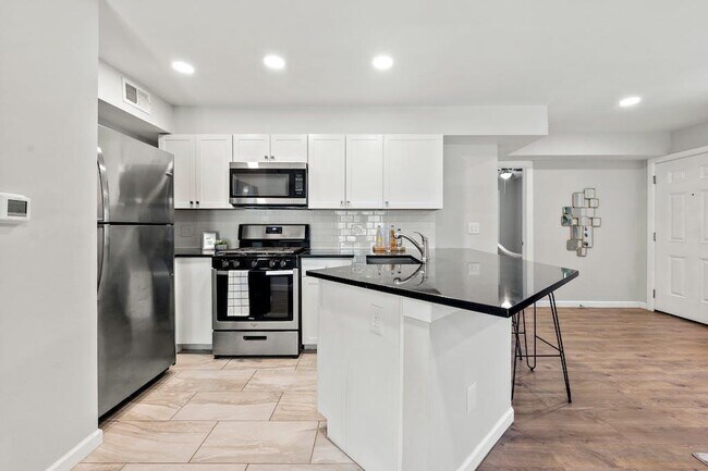 1312 E 52nd St