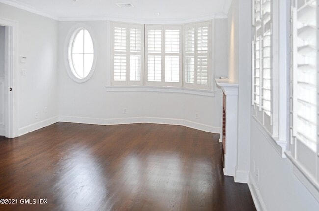 282 Bruce Park Ave Unit 2