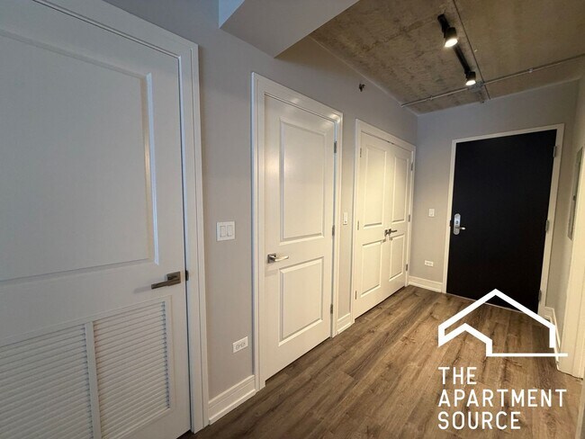 Photo - 952 W Carmen Ave Unit 952 West Carmen Avenue