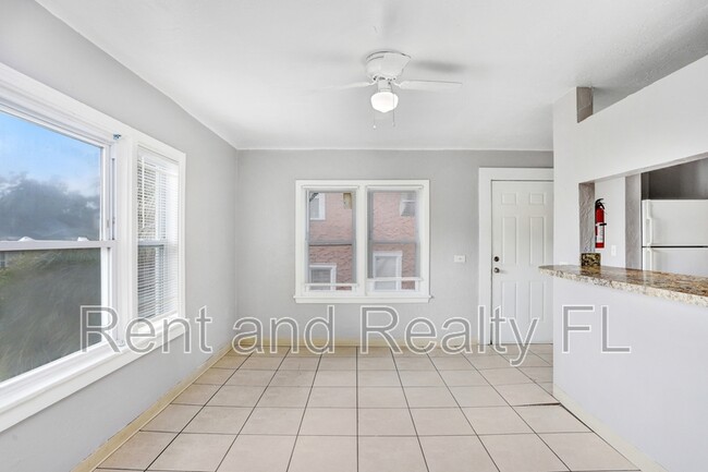 Photo - 827 Paris Ave S