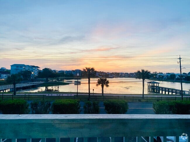 Building Photo - 600 Carolina Beach Ave S Unit 1C Rental
