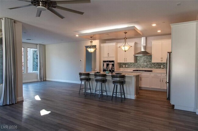 Photo - 92 Lake Oasis St