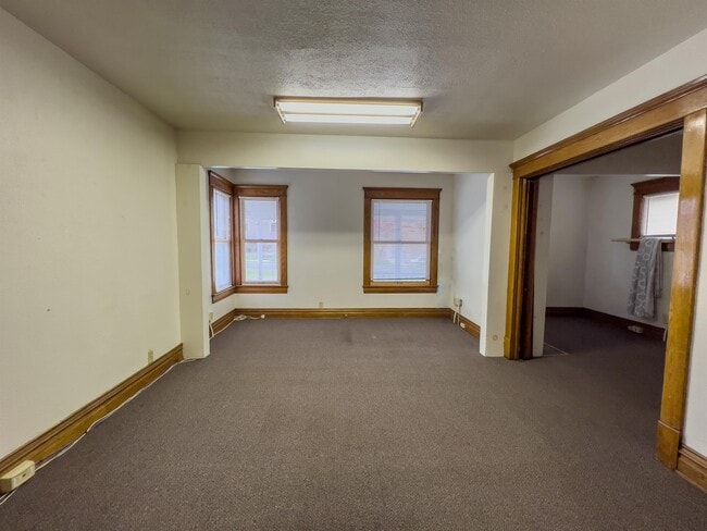 Photo - 921 Linden Grove Ave