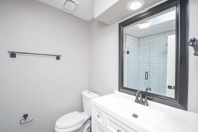 Building Photo - 12625 Memorial Dr