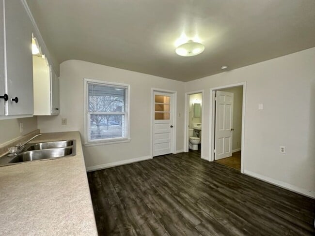 Photo - 1017 N Webster Ave