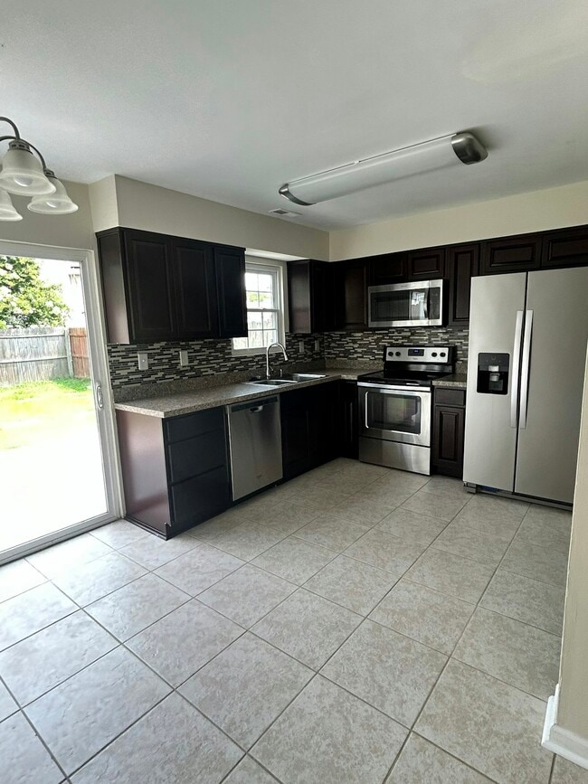 Photo - 718 Spence Cir