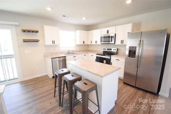 Photo - 2611 McCurdy Trail