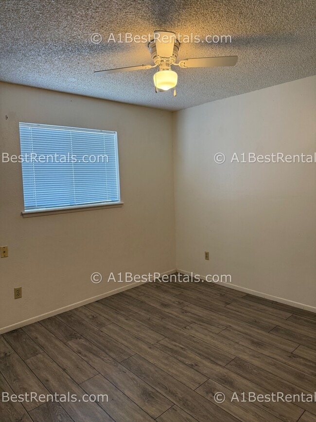 Photo - 5355 Yosemite Blvd