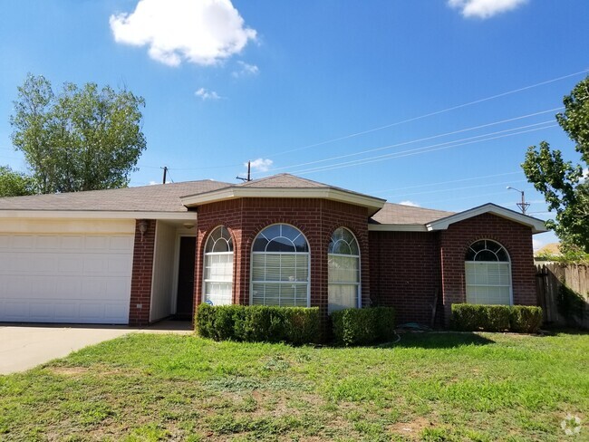 Building Photo - Pre-Leasing Self Showing - 4 bed 2 bath Mo... Rental