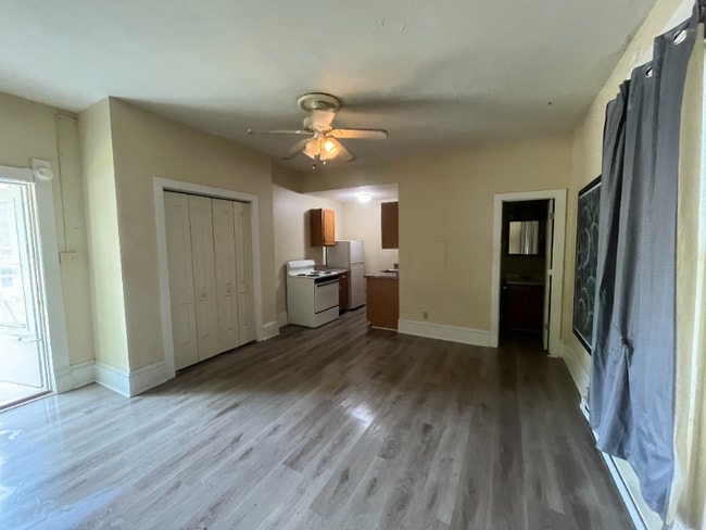 Photo - 505 Woodward St