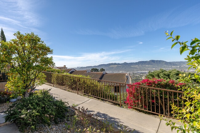 Photo - 1709 Cam De Villas