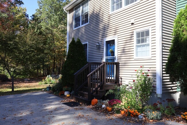 Photo - 13 Morse St Unidad B