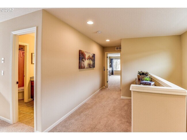 Photo - 3769 SE McKenzie Ave