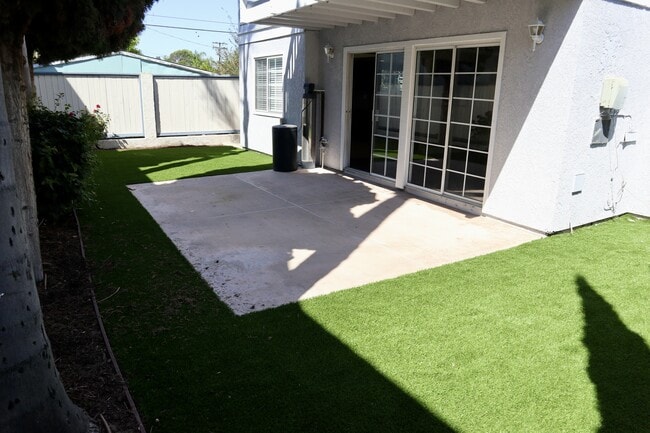 Photo - 2103 MacKay Ln