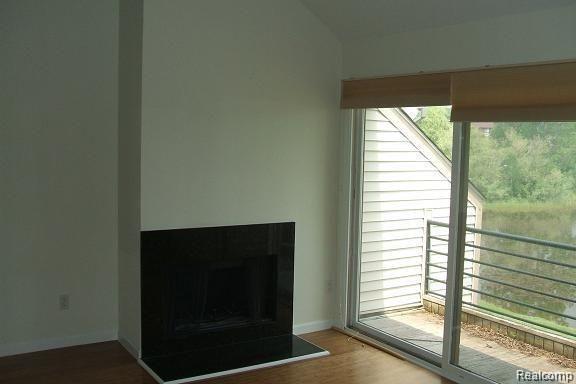 Photo - 2840 Davison Ave