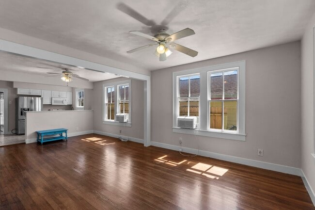 Photo - 4911 Avenue P 1/2