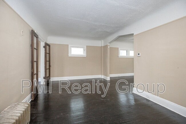 Photo - 888 Evangeline Rd