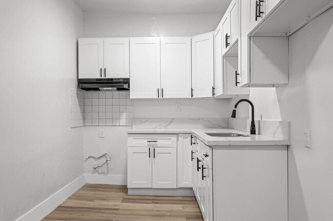 Photo - 751 Normandie Ave Unit 204