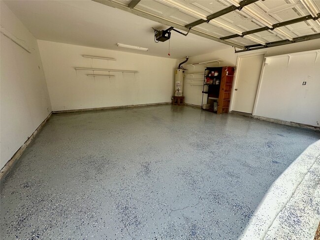 Photo - 2711 Colony Dr