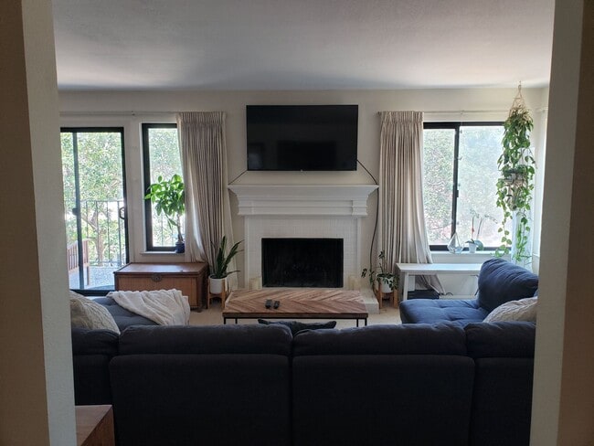 Stunning 2 Bed 2 Bath Condo in Novato, CA - Stunning 2 Bed 2 Bath Condo in Novato, CA