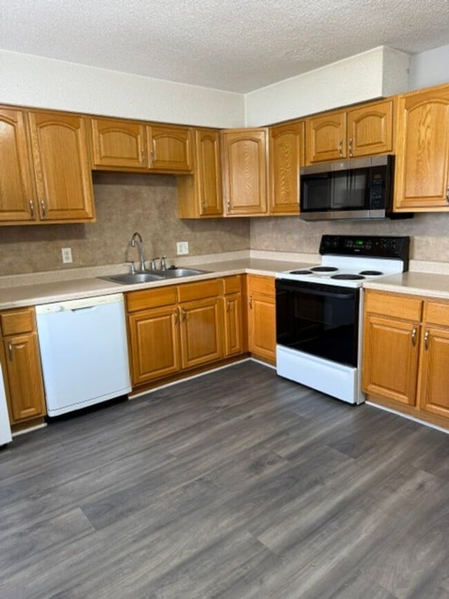 Building Photo - 405 S Main St Unit C