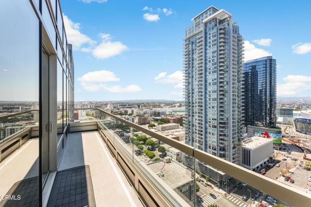 Photo - 1155 S Grand Ave Unidad 2106